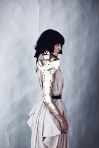 Elegant Cleopatra Beauty Captures Image 6