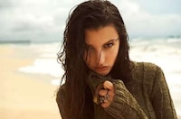 Sultry Seashore Editorials Image 2