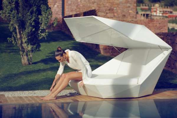 17 Luxurious Outdoor Loungers