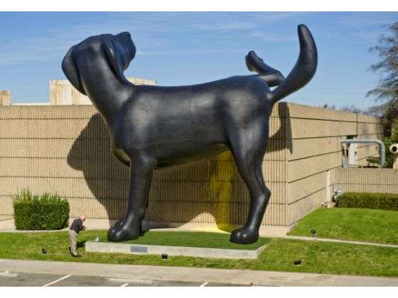 40 Strangely Sculpted Statues