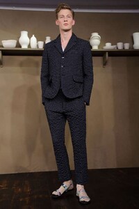 Artistically Retro Menswear Looks Image 8
