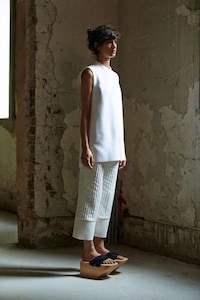 Casually Structured Resort Looks Image 3