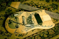 Upcycled Skateboard Guitars Image 4