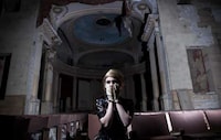 Eerily Cinematic Photoshoots Image 3