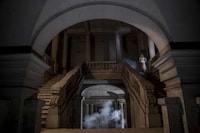 Eerily Cinematic Photoshoots Image 6