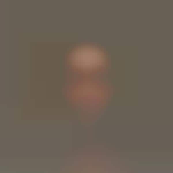 Hauntingly Blurred Portraits