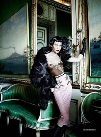 Dazzlingly Poised Diva Editorials Image 2