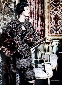 Dazzlingly Poised Diva Editorials Image 5