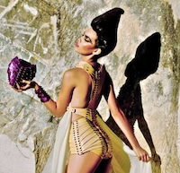 Chic Restrictive Fashion Image 4