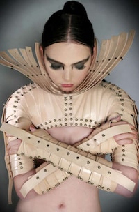 Chic Restrictive Fashion Image 5