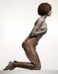 Chic Restrictive Fashion Image 6