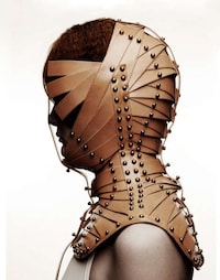 Chic Restrictive Fashion Image 7