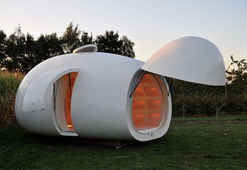 Egg-Shaped Mobile Workspaces