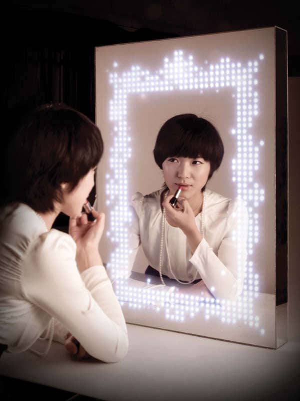 52 Fantastic Futuristic Mirrors