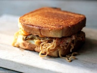 Instant Noodle Sandwiches Image 4