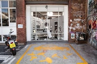 Livestreamed Achromatic Workspaces Image 3