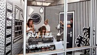 Livestreamed Achromatic Workspaces Image 6