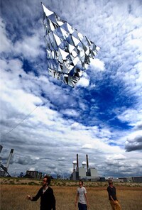 Prismatic Pyramid Kites Image 2