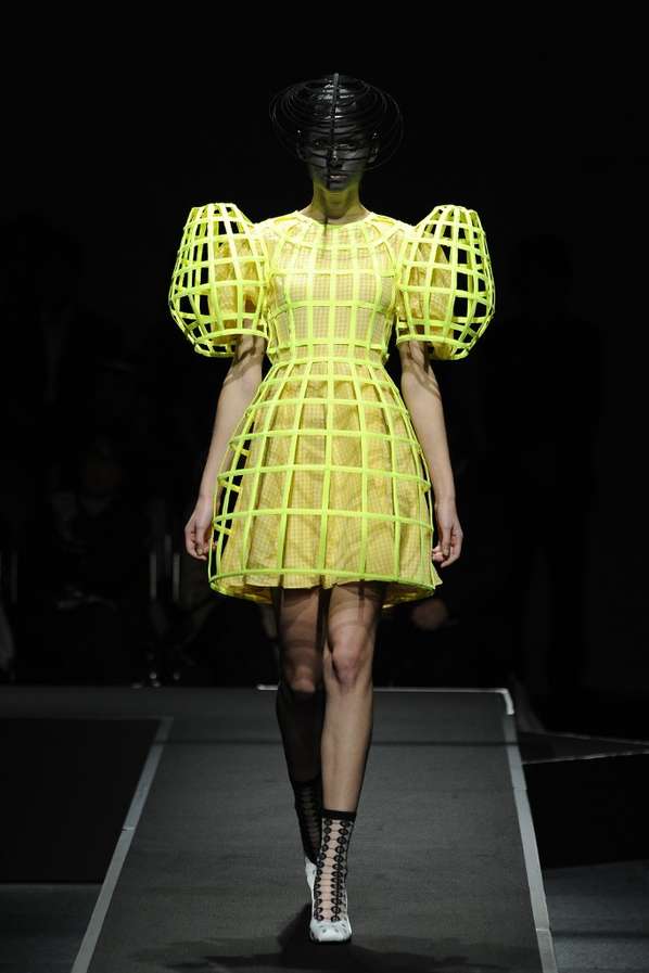 Ready-To-Wear Surrealism: The Dries Van Noten Spring 2010 Makes Use of ...