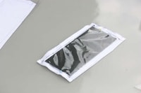 Chic Chained Lunch Bags Image 6