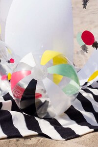 Colorfully Customized Beach Balls Image 8