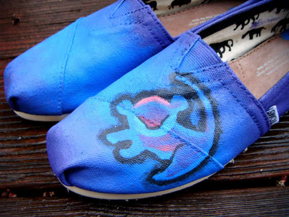Lion-Themed Kicks