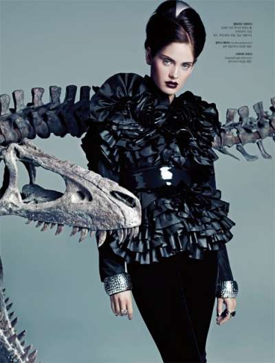 19 Pieces of Daring Dinosaur Fashion