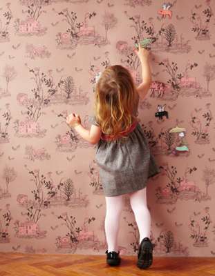 Playful Magnet Wallpaper