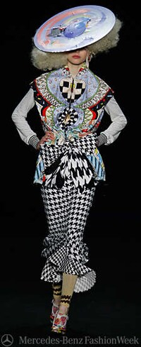 Eccentric Clown Gowns Image 5