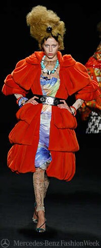 Eccentric Clown Gowns Image 6