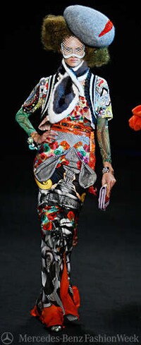 Eccentric Clown Gowns Image 7