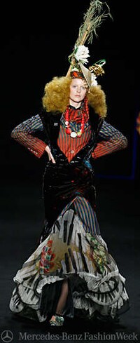 Eccentric Clown Gowns Image 8