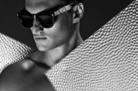 Film Noir-Like Eyewear Ads Image 2