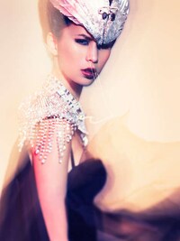 Hauntingly Blurry Editorials Image 6