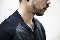 Sleekly Fashionable Sportswear Image 7