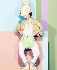 Ambiguous Stuffed-Animal Lookbooks Image 5