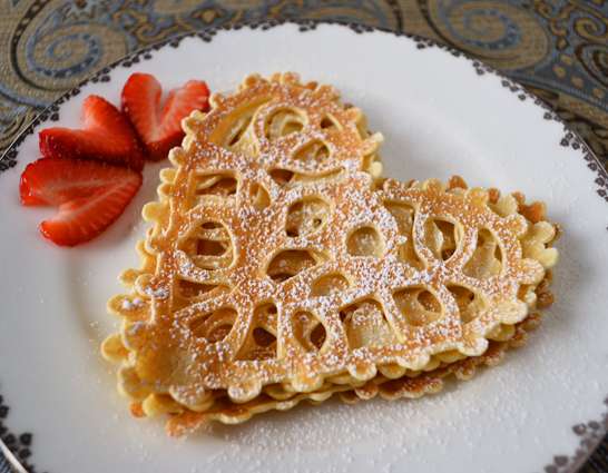 24 Confectionary Crepe Creations