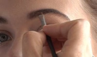 Supermodel-Inspired Eyebrow Tutorials Image 4