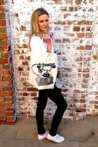 Street Art-Infused Fashion Image 4