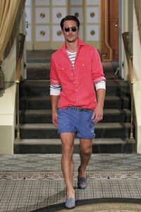 Refined Vacationer Wardrobes Image 7