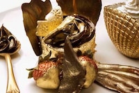 Luxe Gold Cupcakes Image 3