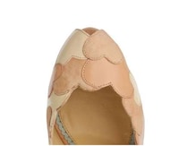 Romantic Heartful Pumps Image 3