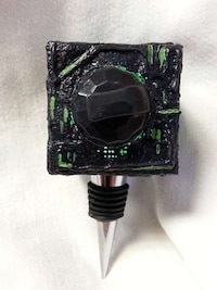 Villainous Alien Vino Caps Image 3