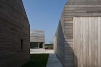 Homogeneous Modern Farmhouses Image 8