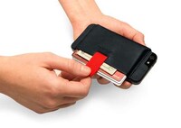 Integrated Phone Wallets Image 2