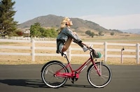 Adventurous Road Trip Editorials Image 7