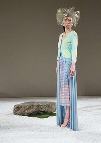 Ethereal Asian-Inspired Ensembles Image 4