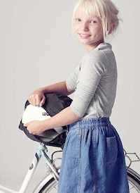 Seat-Shielding Helmet Sheaths Image 4