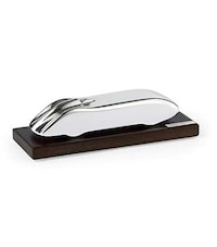 Slick Automotive Decor Image 4