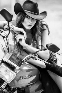 Sultry Country Girl Editorials Image 3